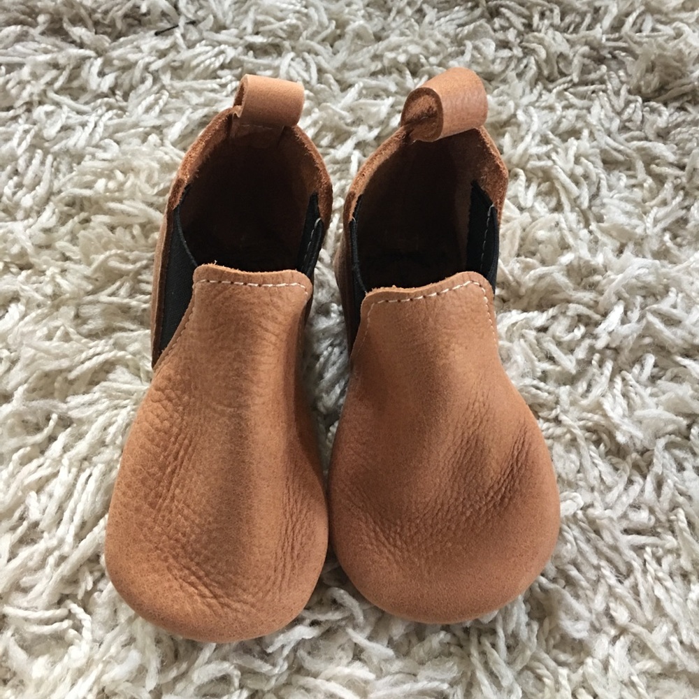 Camel brown moccasin Chelsea boots!!